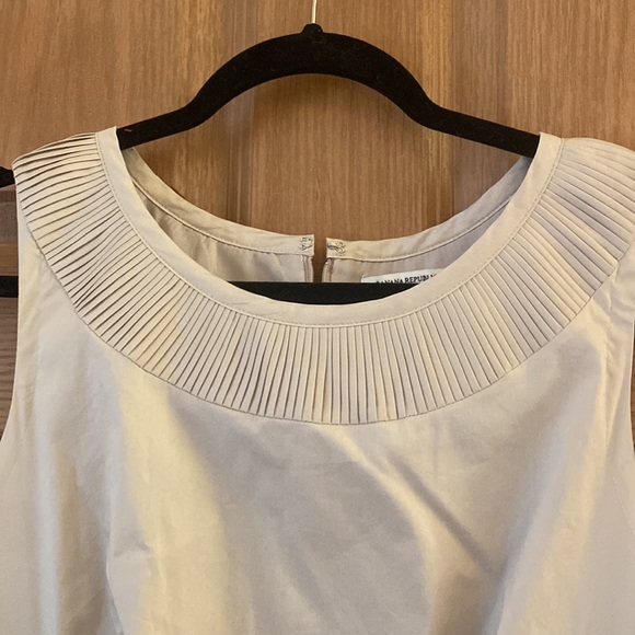 ✨Banana Republic Cocktail Dress with Pockets✨ - Picture 2 of 4
